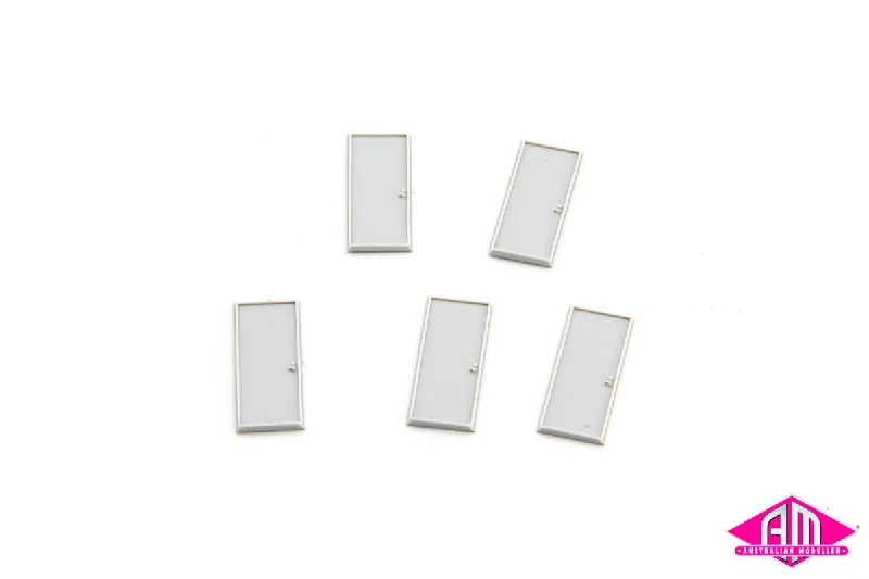 QRA017 - Plain Doors 5pc (HO Scale)